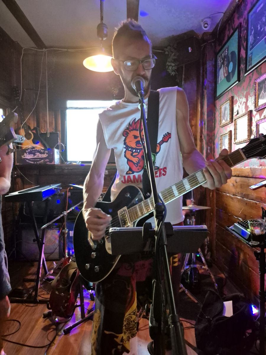 SHAMLESS - DOMINGO 13 JULIO - 20:00h (Carrer Esportista Juan Matos, 4)